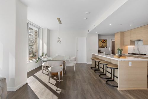 302-305 Morrissey Rd, Port Moody, BC, V3H0M3 | Card Image