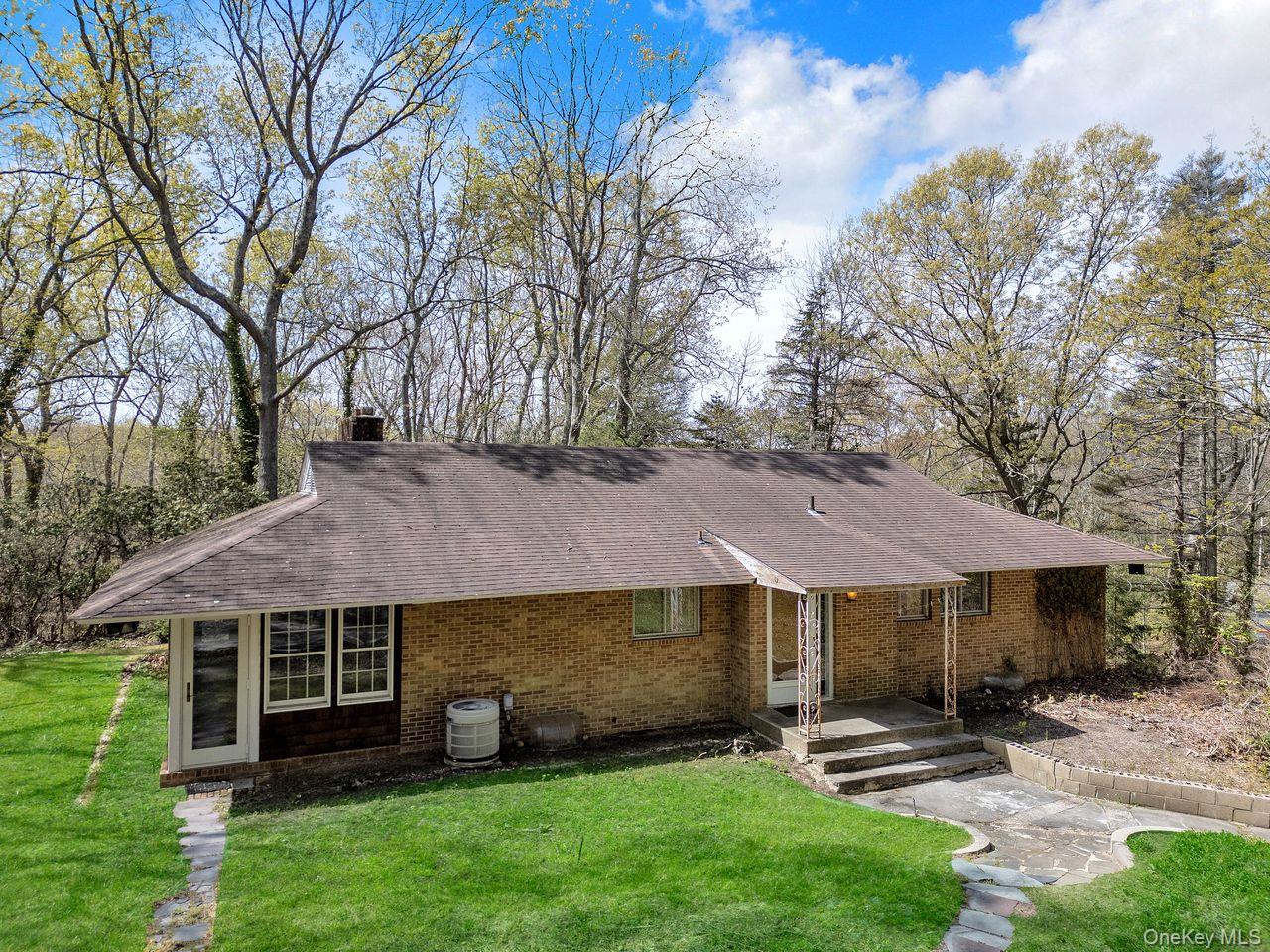 Residential in Oyster Bay 3