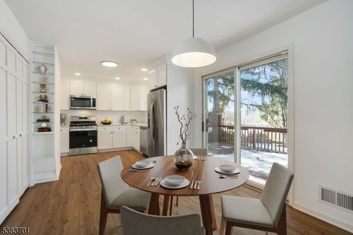 178 Meyersville Rd, Chatham Twp, NJ, 07928-1039 | Card Image