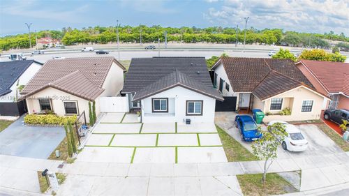 6950 Nw 168th St, Hialeah, FL, 33015-4264 | Card Image