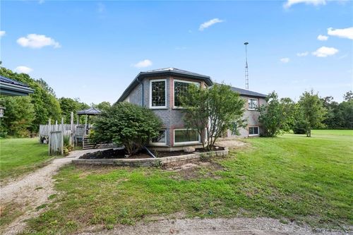 8893 School Rd 7, Palmerston, ON, N0G2P0 | Card Image
