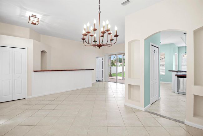 3218 Sw Crumpacker St, House other with 3 bedrooms, 2 bathrooms and null parking in Port Saint Lucie FL | Image 8