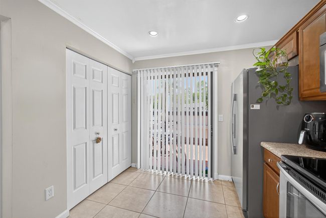 360 Quebec Ct, Condo with 3 bedrooms, 2 bathrooms and null parking in Royal Palm Beach FL | Image 19