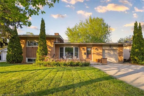 490 Garafraxa St E, Fergus, ON, N1M1E5 | Card Image