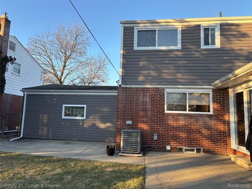 31659 Perth St, Livonia, MI, 48154-4282 | Card Image