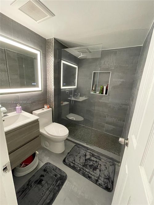 apt-2g-112 Royal Park Dr, Oakland Park, FL, 33309-6530 | Card Image