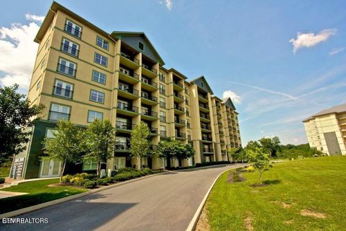 2403-124 Plaza Dr, Pigeon Forge, TN, 37863-4997 | Card Image