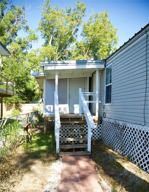 4443 6th St, Bacliff, TX, 77518-1720 | Card Image