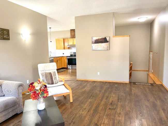 524 Lineham Acres Drive Nw, Home with 4 bedrooms, 2 bathrooms and 4 parking in High River AB | Image 5