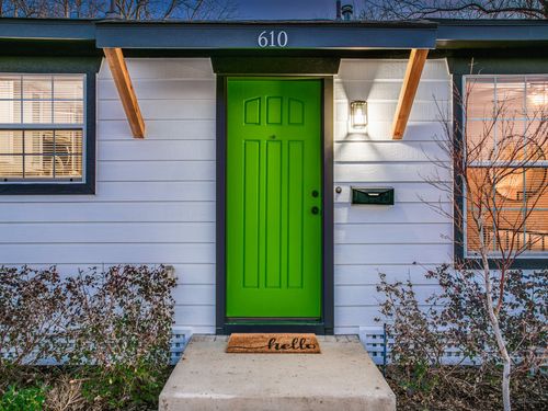 610 E Texas St, Grapevine, TX, 76051-3610 | Card Image