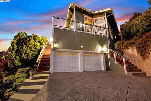 17220 Robey Dr, Castro Valley, CA, 94546-3855 | Card Image