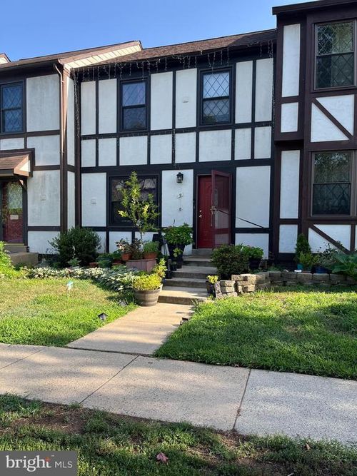 9 Millard Ct, STERLING, VA, 20165-6016 | Card Image