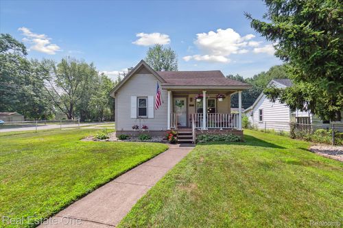 25017 Mary St, Taylor, MI, 48180-2036 | Card Image