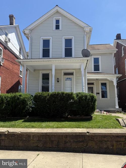 239 Washington Ave, EPHRATA, PA, 17522-2248 | Card Image