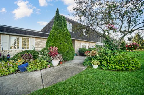 2b-631 Hidden Oak Trl, Hobart, IN, 46342 | Card Image
