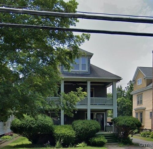 560 Main St, Oneida, NY, 13421-2442 | Card Image