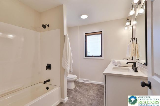 5470 Summit St, House other with 3 bedrooms, 3 bathrooms and null parking in Whitehall PA | Image 38