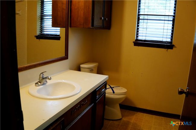 hall bath | Image 21