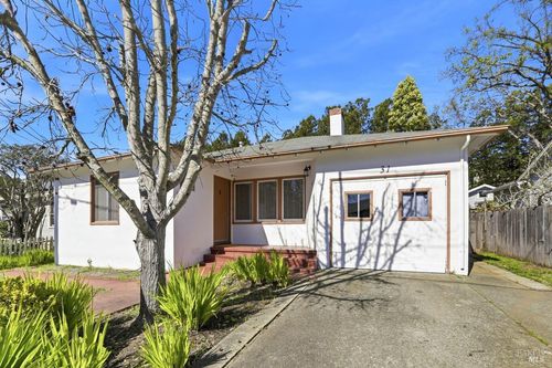 31 Claus Dr, Fairfax, CA, 94930-1277 | Card Image