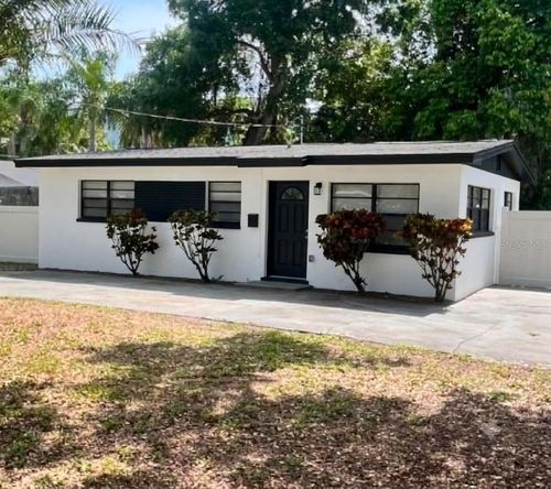 327 Barbara Cir, BELLEAIR, FL, 33756-1042 | Card Image