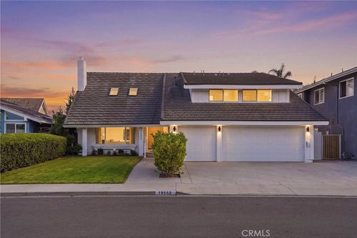 19552 Helena Cir, Huntington Beach, CA, 92646 | Card Image