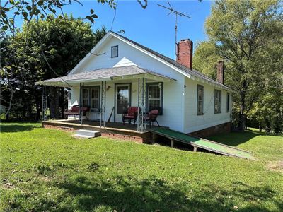 Cute cottage on Murray Road in Elkin, Wilkes County. | Image 1