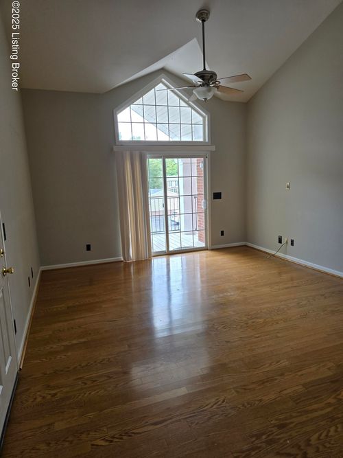 unit-5-1110 Westlynne Pl, Louisville, KY, 40222-4490 | Card Image