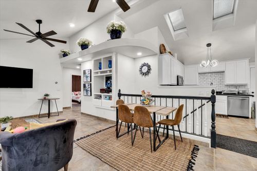 623 10th Street, Davis, CA, 95616 | Card Image