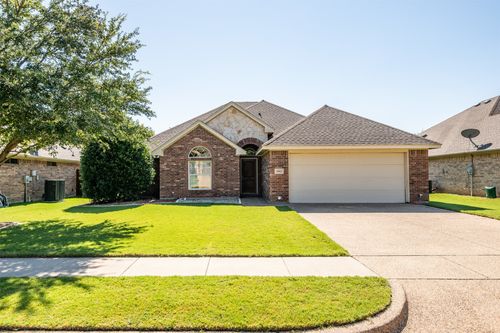 10913 Golfview Way, Benbrook, TX, 76126-4614 | Card Image