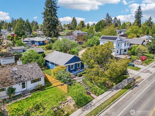 10229 35th Ave Sw, Seattle, WA, 98146-1105 | Card Image