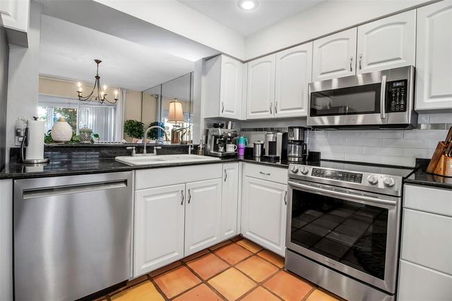 APT-9C - 6101 34 Th St W, Condo with 3 bedrooms, 2 bathrooms and null parking in BRADENTON FL | Image 13