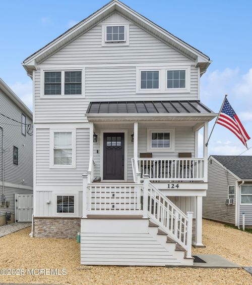 124 2nd Ave, Manasquan, NJ, 08736-3328 | Card Image