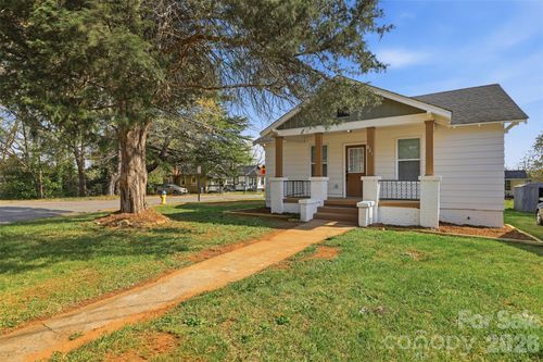 621 E A St, Newton, NC, 28658-2313 | Card Image