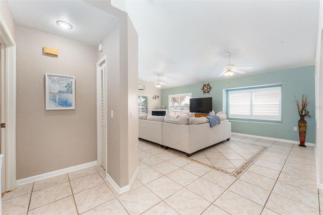 835 Symphony Isles Blvd, House other with 3 bedrooms, 3 bathrooms and null parking in APOLLO BEACH FL | Image 14