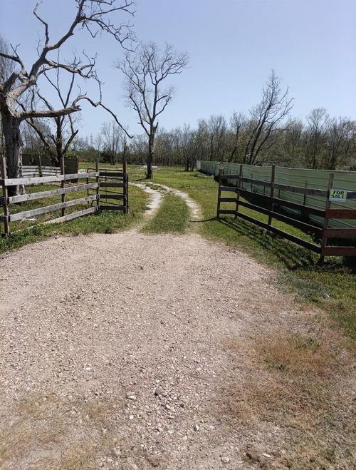 3615 Austin Ln, Freeport, TX, 77541-9243 | Card Image