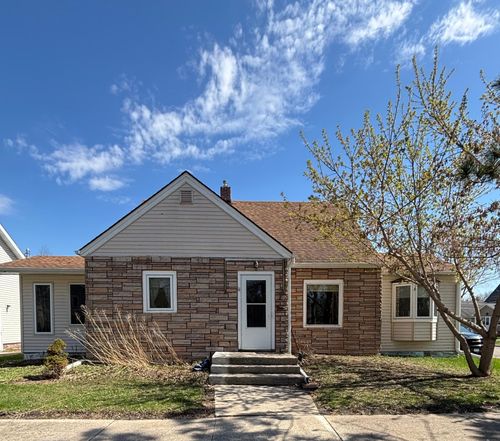 511 W 7th St, Morris, MN, 56267-2027 | Card Image