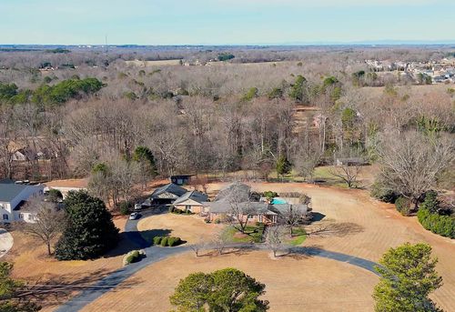 136 Club Dr, Simpsonville, SC, 29681-4144 | Card Image