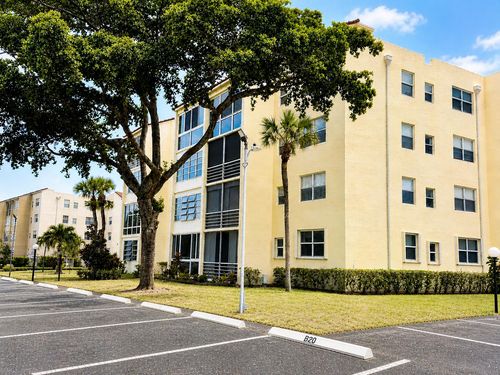 305-2831 Somerset Dr, Lauderdale Lakes, FL, 33311-1968 | Card Image