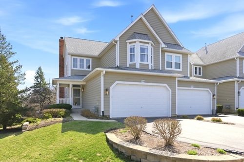 200 Tanglewood Dr, Glen Ellyn, IL, 60137-7835 | Card Image