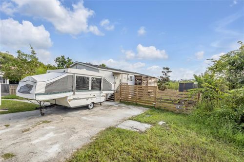 475 Leslie Dr, Port Orange, FL, 32127-6033 | Card Image