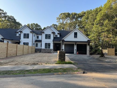 2-18 Overlook Dr, Bedford, MA, 01730-1331 | Card Image