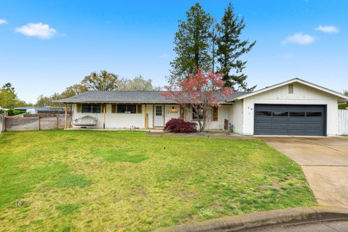 50 Kathryn Ct, Central Point, OR, 97502-1718 | Card Image