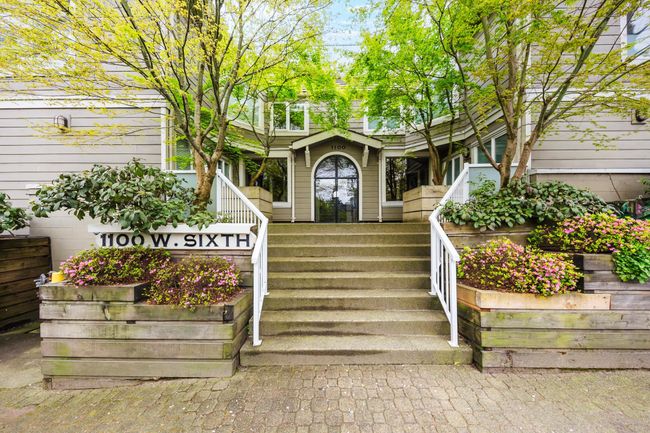 D2 - 1100 W 6 Th Avenue, Townhouse with 2 bedrooms, 2 bathrooms and 1 parking in Vancouver BC | Image 2