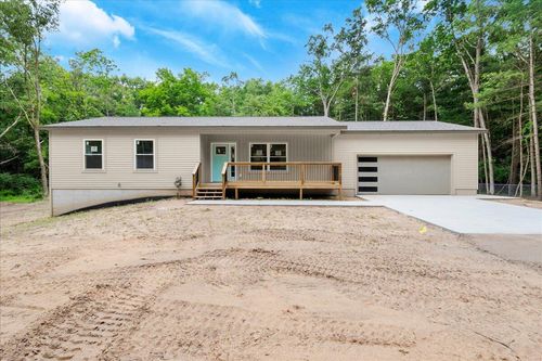 4936 Roberts St, Montague, MI, 49437-1450 | Card Image