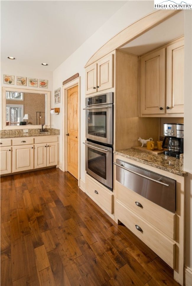 1902 Elk Creek Mountain Pkwy, House other with 4 bedrooms, 5 bathrooms and null parking in Todd NC | Image 14
