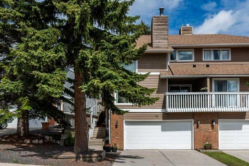 11 Stradwick Pl Sw, Calgary, AB, T3H1T3 | Card Image