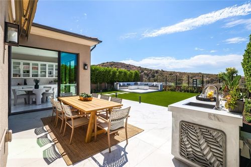 118 Tomahawk, Irvine, CA, 92618-3515 | Card Image