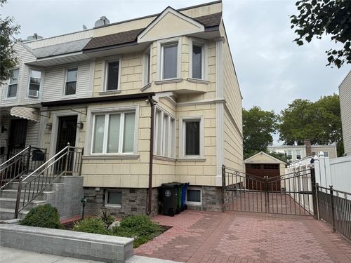 7715 78th St, Glendale, NY, 11385-7510 | Card Image