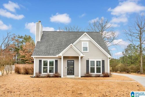8352 Cahaba Crossing Cir, LEEDS, AL, 35094-7901 | Card Image