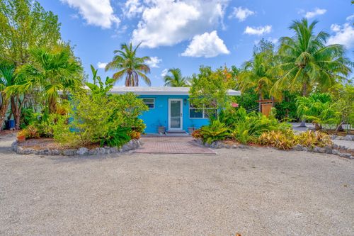 140 Gardenia St, Tavernier, FL, 33070-2209 | Card Image
